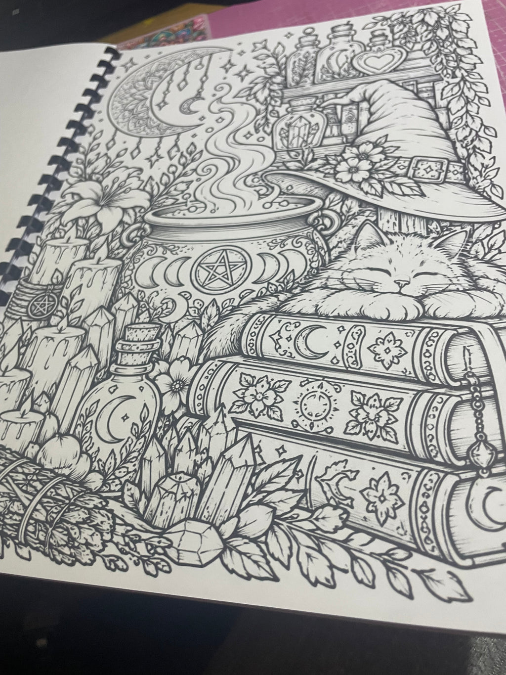 Adult Colouring Book | 25 Intricate Fantasy, Butterfly, Floral & Manda ...