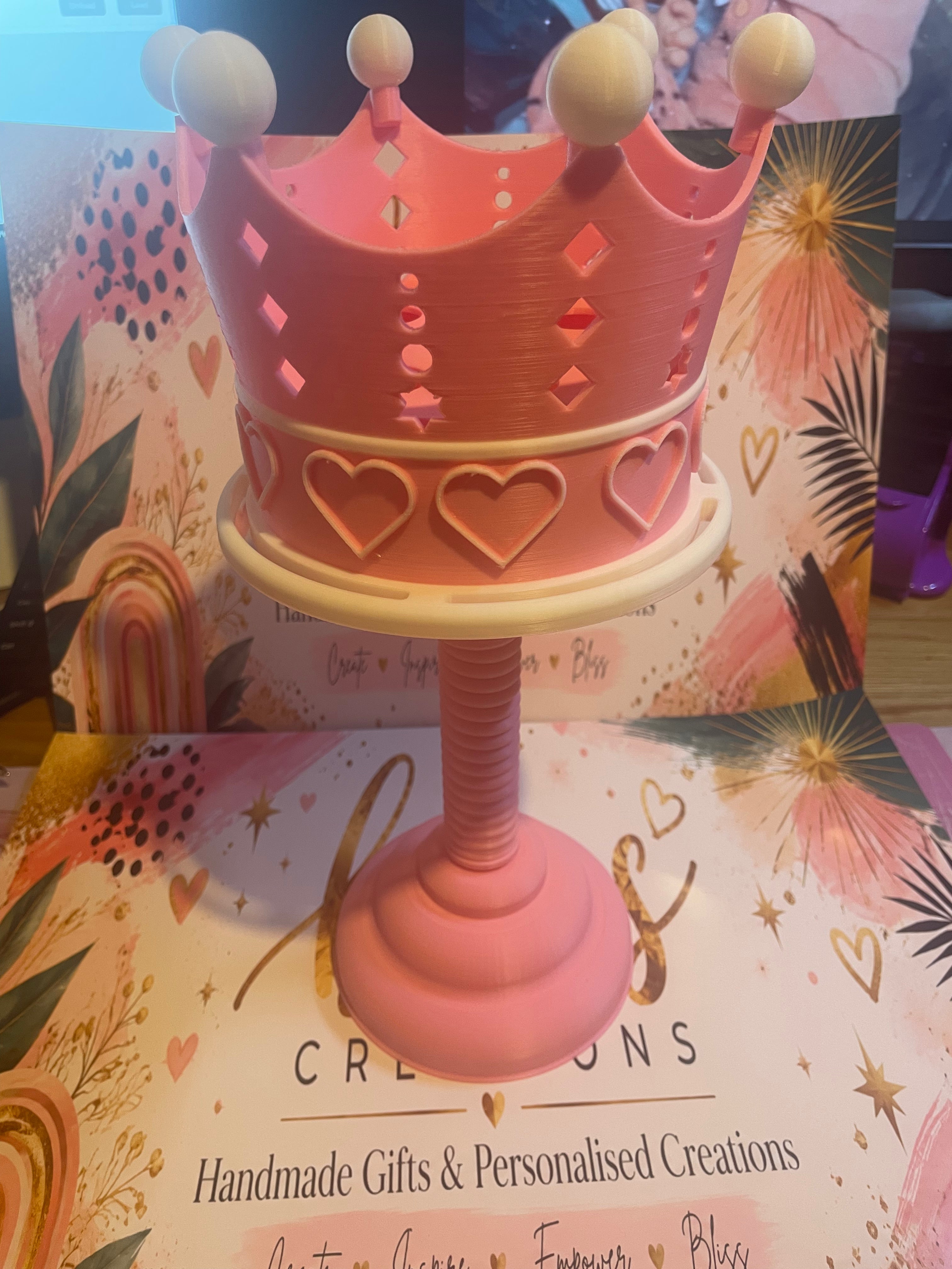 Pink crown lip gloss holder