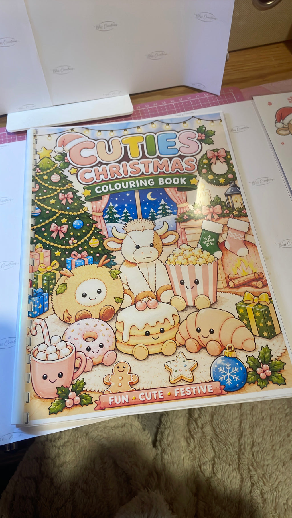 Cuties Christmas colouring activity