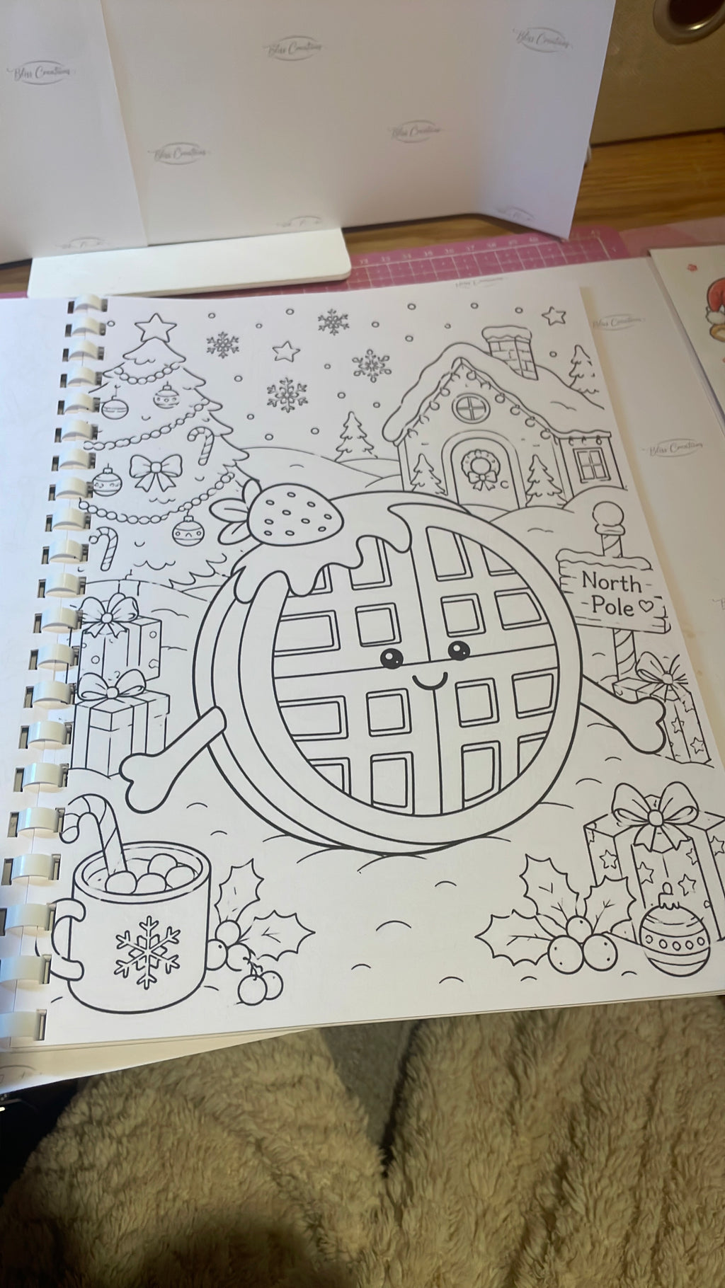 Cuties Christmas colouring activity